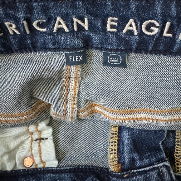 Men's Distressed Denim Shorts - Picture 3 of 4